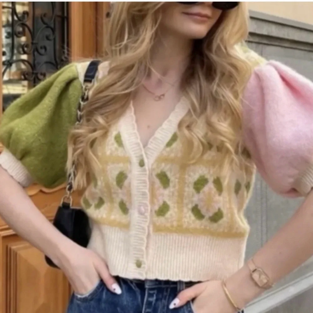 Colorful Patterned Women's Sweater - Picture 9 of 9